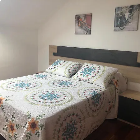 Apartamento El Cine Cangas de Onis Exterior photo