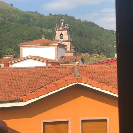 Apartamento El Cine Cangas de Onis Exterior photo