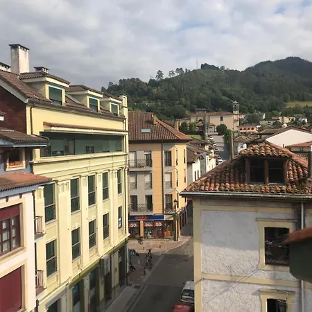Apartamento El Cine Cangas de Onis Exterior photo